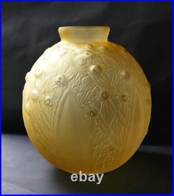 Très gros Vase boule en Verre Pressé Moulé. Art Deco Delatte Nancy Era Muller