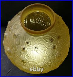 Très gros Vase boule en Verre Pressé Moulé. Art Deco Delatte Nancy Era Muller