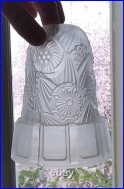 Tulipe / Abat jour Art Déco verre pressé Hettier & Vincent Era Muller Degué