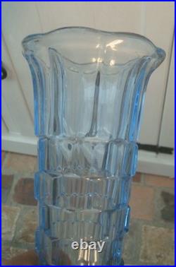 V72 Joli Grand Vase Verre Moulé D'ARGYL Bleuté Art Déco Géométrique