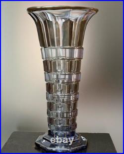 V72 Joli Grand Vase Verre Moulé D'ARGYL Bleuté Art Déco Géométrique