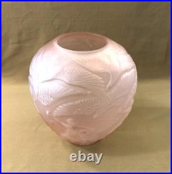 Vase ARCHERS dans le gout de LALIQUE verre pressé moulé ART DECO 25cm Hommes nus