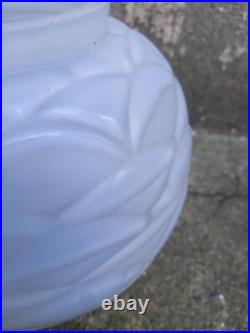 Vase ART DECO verre opalescent A. HUNEBELLE modèle PÉTALES boule Collection