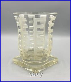 Vase Art Deco En Verre Grave Au Jet De Sable Signe Jean Luce Vers 1930 Era Daum
