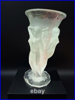 Vase Art Déco Lalique modèle Bacchantes. Verre Crystal Sculpté Signé René Laliqu