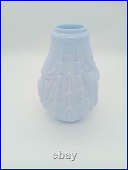 Vase Art Déco Opaline Verre Bleu Pastel Décor Pommes de Pin France Années 1930