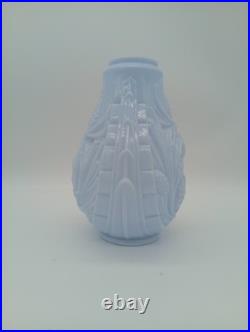 Vase Art Déco Opaline Verre Bleu Pastel Décor Pommes de Pin France Années 1930