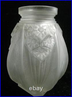 Vase Art Déco Verre Moulé Pressé Muller Frères