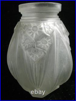 Vase Art Déco Verre Moulé Pressé Muller Frères
