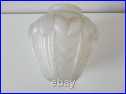 Vase Art Déco décor fort relief