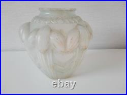 Vase Art Déco décor fort relief