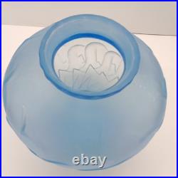 Vase Art Déco en Pâte de Verre Bleu moulé pressé à décor de vague et de Mouettes