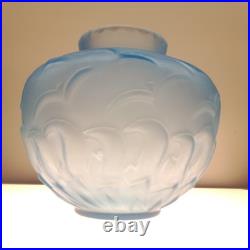 Vase Art Déco en Pâte de Verre Bleu moulé pressé à décor de vague et de Mouettes