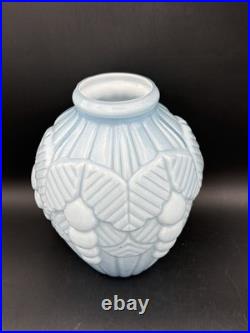 Vase Art Déco en verre double couche vers 1930