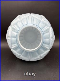 Vase Art Déco en verre double couche vers 1930