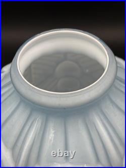 Vase Art Déco en verre double couche vers 1930