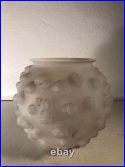 Vase Art Deco en verre opalescent de René Lalique