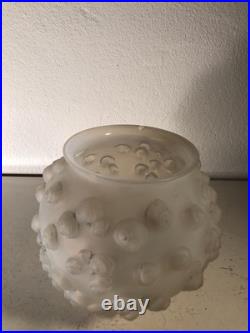 Vase Art Deco en verre opalescent de René Lalique