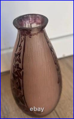 Vase Art Deco par Val. Vers 1925. Signé. Verre Gravé Dégagé À L'acide