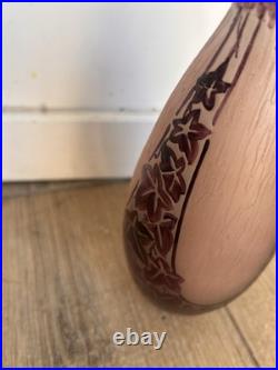 Vase Art Deco par Val. Vers 1925. Signé. Verre Gravé Dégagé À L'acide