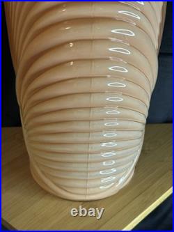 Vase Art déco en verre pressé à décor spiralé Europe centrale, vers 1930