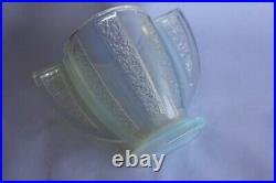 Vase Art deco verre opalescent signé CESARI verrerie (31273)