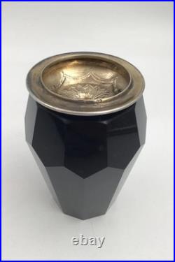 Vase En Verre Art Déco Rouge Rubis Avec Couvercle En Argent Vase En Verre Art Déco Rouge Rubis Avec Couvercle En Argent