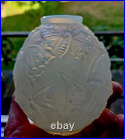Vase VERLYS papillon verre opalescent Art Déco Nouveau Sabino Lalique Daum XXE