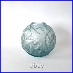 Vase boule Art Déco Arvers France (André Delatte) en verre bleu moulé-pressé