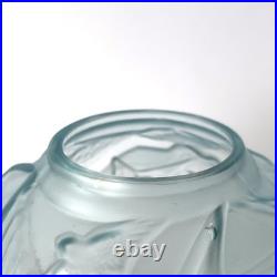 Vase boule Art Déco Arvers France (André Delatte) en verre bleu moulé-pressé Vase boule Art Déco Arvers France (André Delatte) en verre bleu moulé-pressé