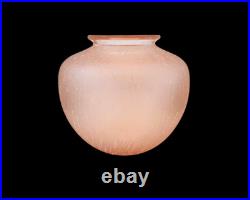 Vase en verre givré rose gravure à l'acide années 1920 Art Déco signé Schneider