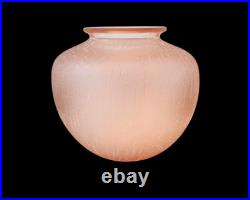 Vase en verre givré rose gravure à l'acide années 1920 Art Déco signé Schneider