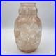 Vase en verre moulé pressé teinté rose à décor végétal signé Arrers Art Déco