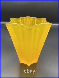 Vase verre jaune givré Walther Glas style Pierre D'Avesn Art deco étoile Vase verre jaune givré Walther Glas style Pierre D'Avesn Art deco étoile