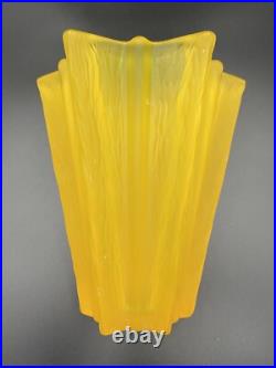 Vase verre jaune givré Walther Glas style Pierre D'Avesn Art deco étoile Vase verre jaune givré Walther Glas style Pierre D'Avesn Art deco étoile