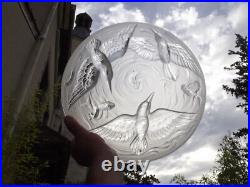 Verlys Grande Coupe en verre dépoli à décor d'oiseau et poissons signée art déco