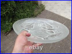 Verlys Grande Coupe en verre dépoli à décor d'oiseau et poissons signée art déco