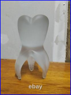 Verre moulé en forme de DENT dépoli H17 cm Art déco