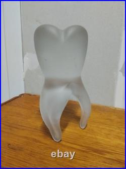 Verre moulé en forme de DENT dépoli H17 cm Art déco
