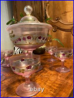 Verre opalin époque art déco, service à liqueur, à décors de cerise. Vers 1900