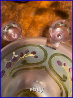 Verre opalin époque art déco, service à liqueur, à décors de cerise. Vers 1900
